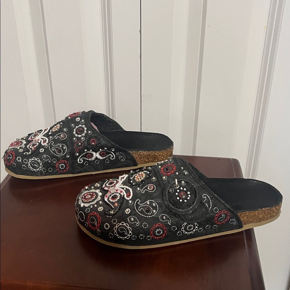 Rampage RARE Y2K Beaded Embellished Embroidered Women's Clogs Mules Shoes 7 - Picture 3 of 8